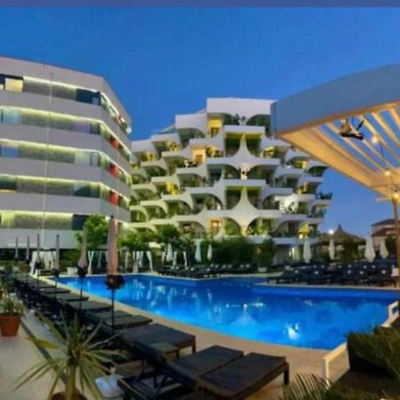 Thomas Luxury Apartment Năvodari Esterno foto