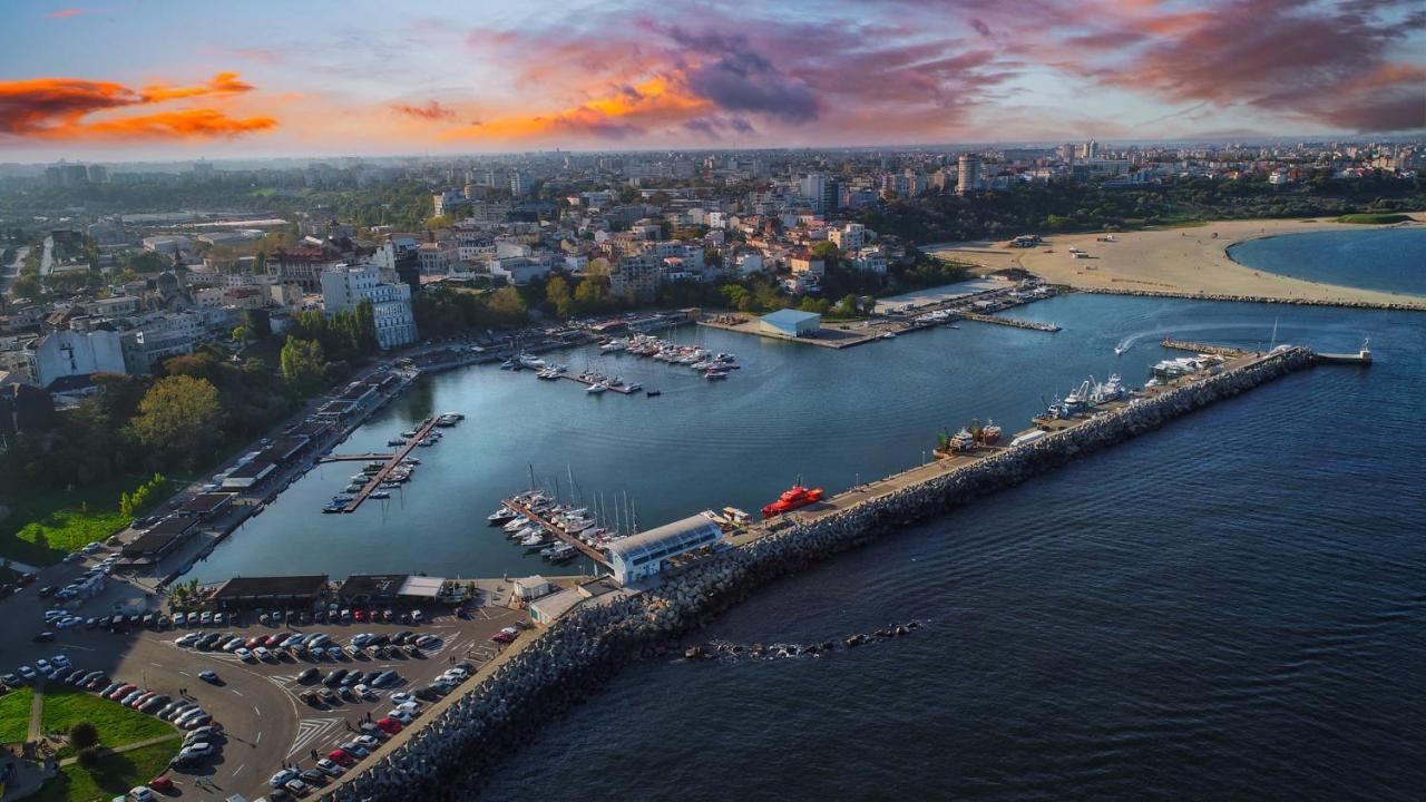 Thomas Luxury Apartment Năvodari Esterno foto